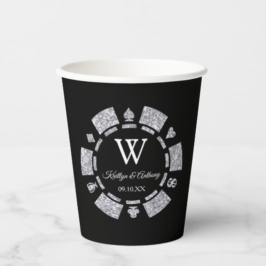 Silver Glitter Monogram Poker Chip Casino Wedding Papieren Bekers (Voorkant)