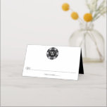 Silver Glitter Monogram Poker Chip Casino Wedding Plaatskaartje<br><div class="desc">Vier in stijl met deze stijlvolle en zeer trendy trouwplaatskaarten. Het ontwerp is gemakkelijk te personaliseren met uw speciale evenementenbewoording en uw gasten zullen blij zijn wanneer ze deze fantastische plaatskaarten zien. Overeenkomende bruidsartikelen zijn te vinden in het collectie.</div>