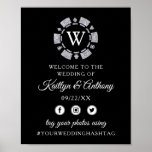 Silver Glitter Monogram Poker Chip Casino Wedding Poster<br><div class="desc">Viel in stijl met dit moderne en zeer trendy trouwwelkomstteken. Dit ontwerp is gemakkelijk te personaliseren met uw speciale gebeurtenisformulering en uw gasten zullen enthousiast zijn wanneer zij dit geweldige teken zien. Overeenkomende objecten zijn te vinden in het collectie.</div>