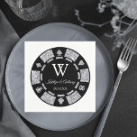 Silver Glitter Monogram Poker Chip Casino Wedding Servet<br><div class="desc">Viel in stijl met deze stijlvolle en zeer trendy trouwluiers. Dit ontwerp is gemakkelijk te personaliseren met uw speciale gebeurtenisformulering en uw gasten zullen enthousiast zijn wanneer zij deze geweldige luiers zien.</div>