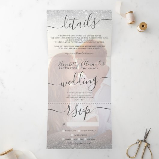 Silver glitter ombre White script foto bruiloft Drieluik Uitnodiging (Binnen)