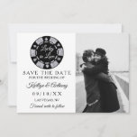 Silver Glitter Poker Chip Casino Weddenfoto Save The Date<br><div class="desc">Viel in stijl met deze moderne en zeer trendy bruiloft,  behalve de datumkaarten. Dit ontwerp is eenvoudig te personaliseren met uw eigen speciale foto's en formuleringen en uw gasten zullen enthousiast zijn wanneer ze deze geweldige kaarten ontvangen. Het gelijke kan in het collectie worden gevonden.</div>