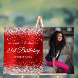 Silver Glitter Red Welcome 21st Birthday Acryl Bord<br><div class="desc">Creëer Uw eigen 21e verjaardagsfeestje Welkom acryl teken voor uw vriend of familielid. Pas de moderne elegante kalligrafie aan met een modern lettertype in alle petten-stijl om uw eigen gepersonaliseerde bord te creëer. De achtergrond is voorzien van een faux sparkly silver glitter aan de bovenkant met een rood geborsteld metaal...</div>