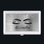 Silver Glitter Sparkle Eyelashes Monogram Naam Visitekaarthouder<br><div class="desc">Silver Faux Folie Metallic Sparkle Glitter Brushed Metal Monogram Naam en Initiaal Wimpers (Wimpers),  Wimper Extensions en Eyes Business Card Holder. Dit maakt de perfecte lieve 16 jarige,  bruiloft,  vrijgezellenfeest,  jubileum,  baby shower of vrijgezellenfeest cadeau voor iemand die haar kamer in trendy koele stijl.</div>