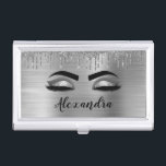 Silver Glitter Sparkle Eyelashes Monogram Naam Visitekaarthouder<br><div class="desc">Silver Faux Folie Metallic Sparkle Glitter Brushed Metal Monogram Naam en Initiaal Wimpers (Wimpers),  Wimper Extensions en Eyes Business Card Holder. Dit maakt de perfecte lieve 16 jarige,  bruiloft,  vrijgezellenfeest,  jubileum,  baby shower of vrijgezellenfeest cadeau voor iemand die haar kamer in trendy koele stijl.</div>