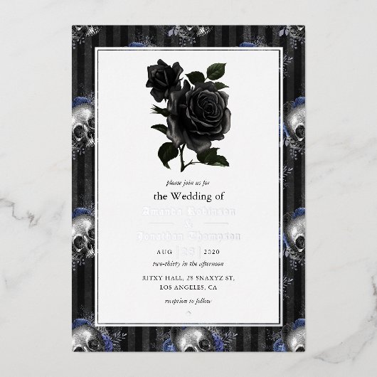 Silver Gothic Floral Wedding Folie Uitnodiging (Voorkant)