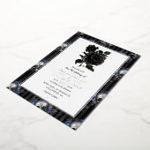 Silver Gothic Floral Wedding Folie Uitnodiging (Gedraaid)