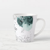 Silver green florals elegant monogram name latte mok (Rechts)