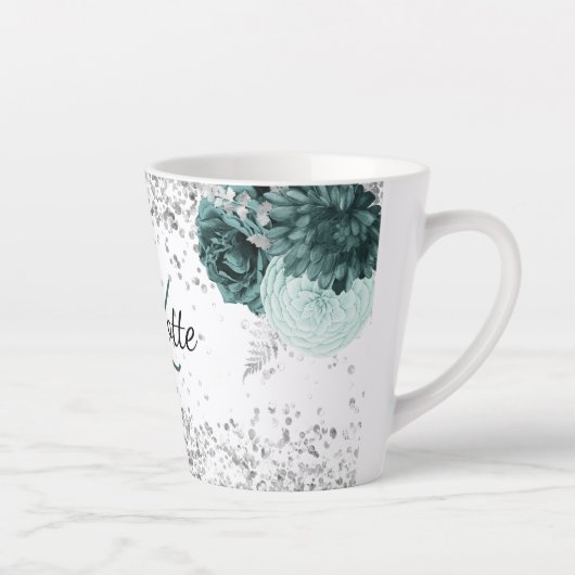 Silver green florals elegant monogram name latte mok (Rechts)