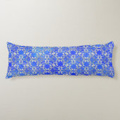 Silver Grey Blue Dansende Scroll Pattern Lichaamskussen (Voorkant)