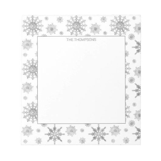 Silver Grey Snowflakes Patroon en aangepaste tekst Notitieblok (Voorkant)