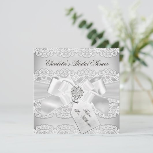 Silver Lace & Bow Bridal Shower-uitnodiging Kaart (Staand voorkant)
