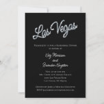 Silver Las Vegas Sparkles Rehearsal Dinner Kaart<br><div class="desc">Deze Las Vegas repesal Dinner Invitation is geaccentueerd met een dun zilver type op een zwarte achtergrond, die het voor een bestemmingsbruiloft in Las Vegas perfect maakt. Het maakt deel uit van het Silver Las Vegas Sparkles Wedding Collectie. Als extra coördinerende punten nodig zijn, enkel contacteer ons bij prettyfancyinvites@gmail.com met...</div>