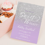 Silver lavender glitter ombre paars Sweet 16 Kaart<br><div class="desc">Een modern,   faux zilveren glitter douchecombre met een paars kleurenblok Sweet 16 verjaardagsfeestuitnodiging met elegante typografie met een paars ombre patroon. Ideaal voor een prinses Sweet-zestien.</div>