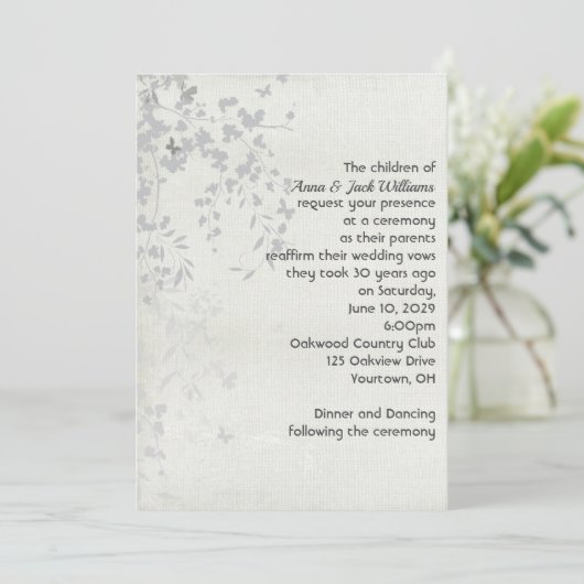 Silver Leaf en Butterfly Invitation Kaart (Staand voorkant)