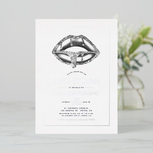 Silver Lips Bat Mitzvah Foto Folie Uitnodiging (Staand Voorkant)