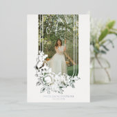 Silver Luxury Trendy Floral Mis XV Foto Folie Uitnodiging (Staand Voorkant)