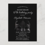 Silver Masque Masquerade 18th Birthday Uitnodiging Briefkaart<br><div class="desc">Zilveren masque op een zwarte achtergrond.</div>