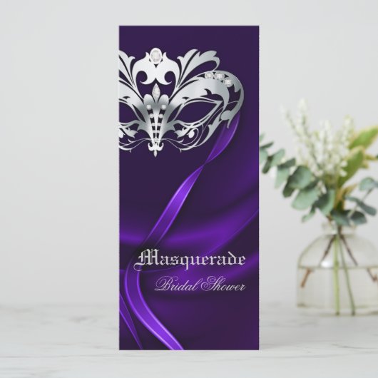 Silver Masquerade Paarse Bridal Shower Uitnodiging (Staand voorkant)