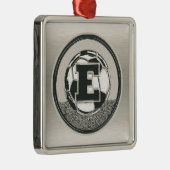 Silver Medal Soccer Monogram Letter E Metalen Ornament (Rechts)