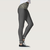 Silver Medusa Griekse sleutel op grijze Leggings (Rechts)