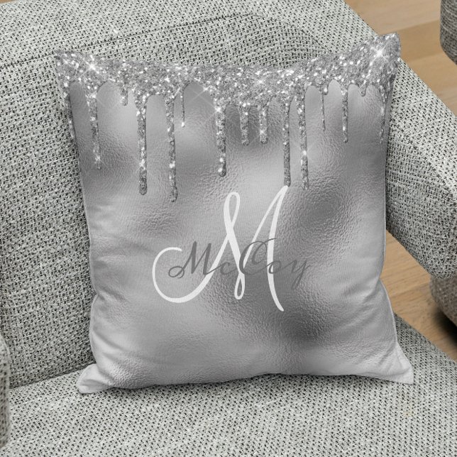 Silver Metal Glitter Drift Monogram Familienaam Kussen (Creator heeft geüpload)
