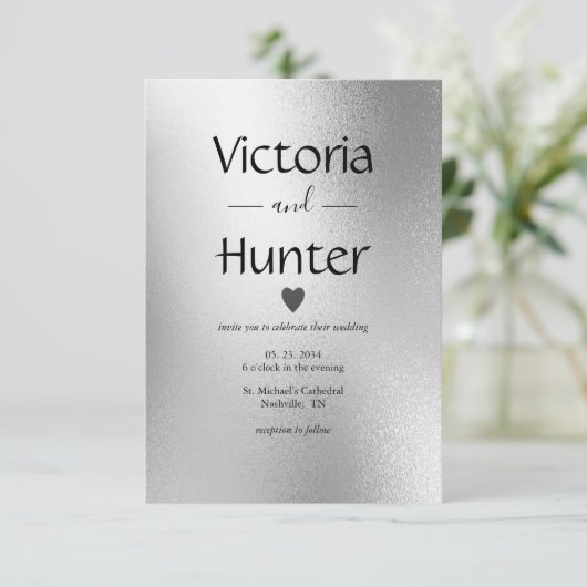 Silver Metallic Heart Modern Elegant Wedding Kaart (Staand voorkant)