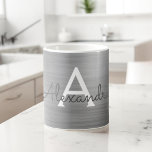 Silver Metallic Monogram Naam en Initiaal Koffiemok<br><div class="desc">Silver Faux Metallic Stainless Steel Monogram Naam en Initiaal Coffee Mok. Het koffiekopje is het perfecte cadeau voor iemand die houdt van luxe metalen design.</div>