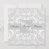 Silver Monogram Damask Wedding Uitnodiging (Voorkant)