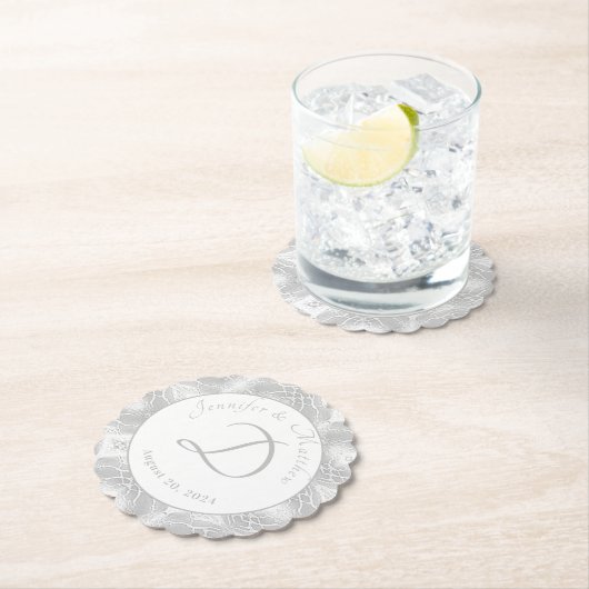 Silver Monogrammed Faux-Satin Paper Bord Kartonnen Onderzetters (Insitu)