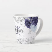 Silver navy blue florals elegant monogram latte mok (Rechterhoek)