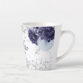 Silver navy blue florals elegant monogram latte mok (Rechts)