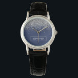 Silver Navy Blue Glitter Girly Monogram Naam Horloge<br><div class="desc">Navy Blue en Silver Sparkle Glitter Monogram Naam Horloge. Dit maakt het perfecte afstuderen,  verjaardagscadeau,  bruiloft,  vrijgezellenfeest,  jubileum,  baby shower of vrijgezellenfeest cadeau voor iemand die houdt van glamoureuze en chique stijlen.</div>