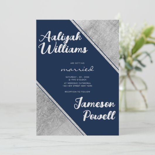 Silver navy blue script kalligrafie bruiloft kaart (Staand voorkant)