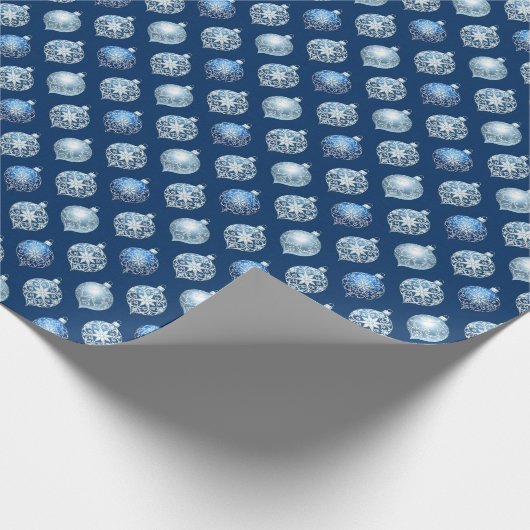 Silver Ornaments on Dark Blue Cadeaupapier (Hoek)