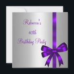 Silver Paars Bow 40th Elegant Birthday Party Kaart<br><div class="desc">Silver met Paarse ribbon en Bow Trim Invitation , 40th Birthday Party. Pas je aan met je eigen gegevens. De verbluffende Elegant Gebeurtenissen voor Meisjes, de Partij nodigt voor alle eeuwen uit, enkel aan de leeftijd aanpassen u wilt! 13e uitnodiging van de Birthday Party, 14e uitnodiging van de Birthday Party,...</div>