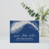 Silver Peacock Feather Navy Blue Save the Date Aankondigingskaart (Staand voorkant)