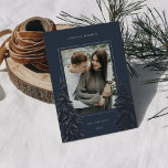 Silver Pine | Kerstfoto van Elegant Folie Feestdagenkaart<br><div class="desc">Een modern en elegant kerstfeestkaartenontwerp met één verticale foto op een blauw marineklein. Twee lange dennenbomen lijsten je foto,  voorzien van zilverfolie in detail. Pas uw eigen vakantiegroet,  uw familienaam en het jaar aan.</div>