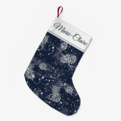 Silver Pinecone Navy Blue, gepersonaliseerd snowy Kleine Kerstsok (Voorkant (Hangend))