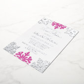 Silver Pink Snowflake Winter Sweet 16 Folie Uitnodiging (Gedraaid)