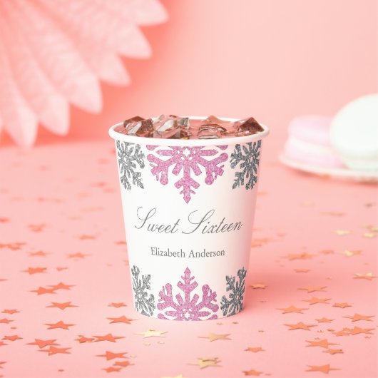 Silver Pink Snowflake Winter Sweet 16 Papieren Bekers (Insitu)