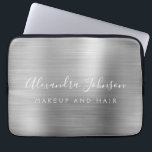 Silver Professional Metallic Monogram Business Laptop Sleeve<br><div class="desc">Modern Silver Girly make up and Hair Beauty Salon Faux Metallic Stainless Elegant Monogram Promotional Laptop Bag of Sleeve Promotional (Promo) Hoesje. Dit klasseprofessionele zakelijke computerhoesje kan worden aangepast om uw monogrammed naam van de scripthandtekening en het vak of de positie van de functitel te bevatten.</div>