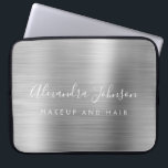 Silver Professional Metallic Monogram Business Laptop Sleeve<br><div class="desc">Modern Silver Girly make up and Hair Beauty Salon Faux Metallic Stainless Elegant Monogram Promotional Laptop Bag of Sleeve Promotional (Promo) Hoesje. Dit klasseprofessionele zakelijke computerhoesje kan worden aangepast om uw monogrammed naam van de scripthandtekening en het vak of de positie van de functitel te bevatten.</div>