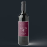 Silver & Red Cheers 70 jaar 70th Birthday Party Wijn Etiket<br><div class="desc">Dit moderne flessenetiket is perfect voor een modern 70e verjaardagsfeest decor of gunsten. Het ontwerp is voorzien van typografie "Cheers to 70 years" en een glans in zilver en Bourgogne rood. U kunt de tekst en achtergrondkleur personaliseren. Overeenkomende uitnodigingen en partijbenodigdheden zijn beschikbaar in mijn winkel BaraBomDesign.</div>