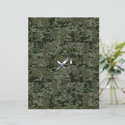 Silver Sagittarius Sign on Woodland Digital Camo (Staand voorkant)