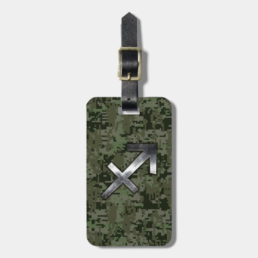 Silver Sagittarius Sign on Woodland Digital Camo Bagagelabel (Voorkant verticaal)