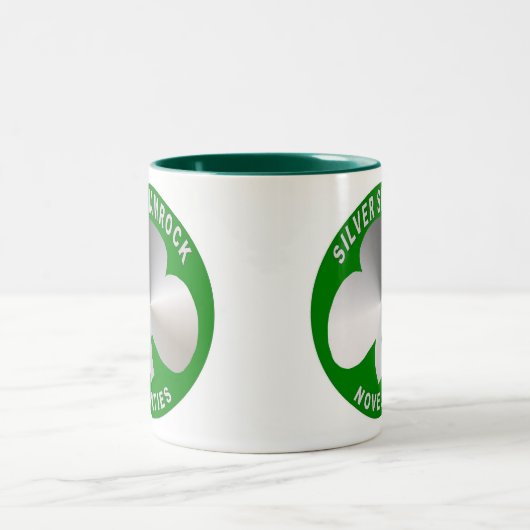 Silver Shamrock Novelties Mok (Center)