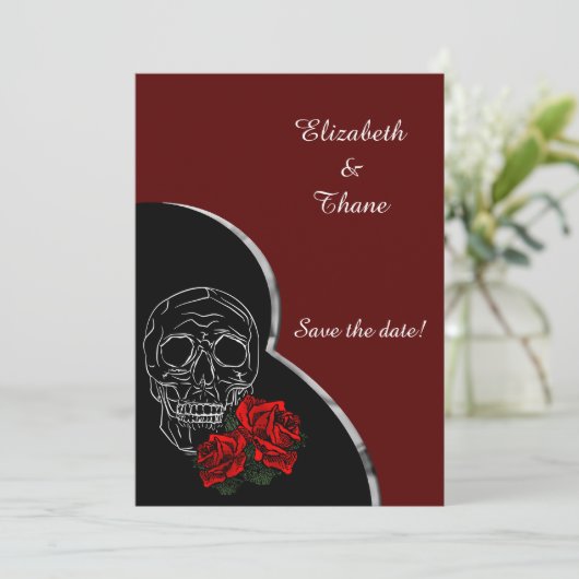 Silver Skull en Rozen Modern Gothic Wedding Save The Date (Staand voorkant)