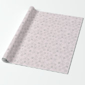 Silver Snowflake Pattern op Roze Kerstwinter Cadeaupapier (Uitgerold)