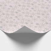 Silver Snowflake Pattern op Roze Kerstwinter Cadeaupapier (Hoek)